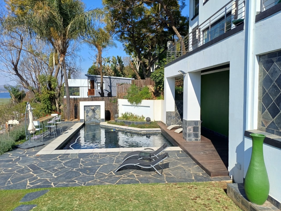 4 Bedroom Property for Sale in Kosmos North West
